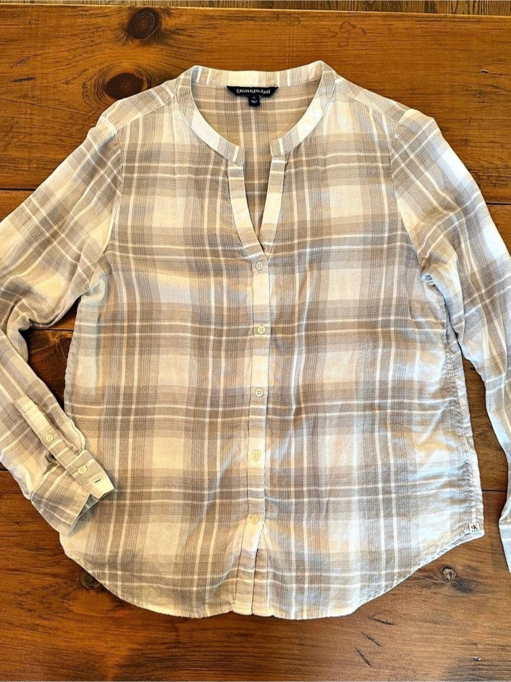 Calvin Klein Jeans Plaid Button Down in Gray & White Size Large